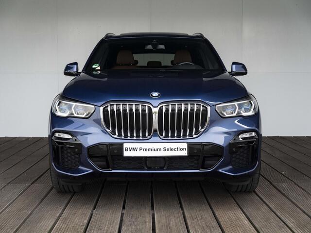 BMW X5 xDrive45e | M Sportpakket | High Executive | 22 inch | Active Steering | Glazen panoramadak | Soft Close | Active Cruise Controle | Driving Assistent | BMW Laserlight | Harman Kardon