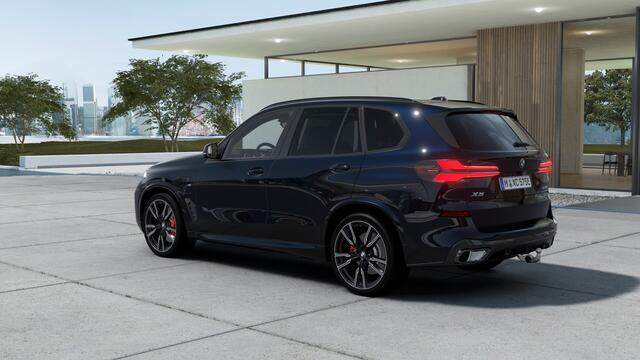 BMW X5 xDrive50e M Sport Automaat / Panoramadak / Trekhaak / Parking Assistant Professional / Comfortstoelen / Soft-Close / Adaptieve LED / Stoelventilatie / Active Steering