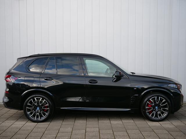BMW X5 xDrive50e 490 Pk Automaat M-pakket / Leer / Pano-dak / Trekhaak / Camera's / DAB