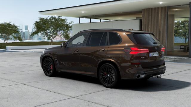BMW X5 xDrive50e M Sport Automaat / Trekhaak / Panoramadak Sky Lounge / Comfortstoelen / Comfort Access / Soft-Close / Parking Assistant Professional