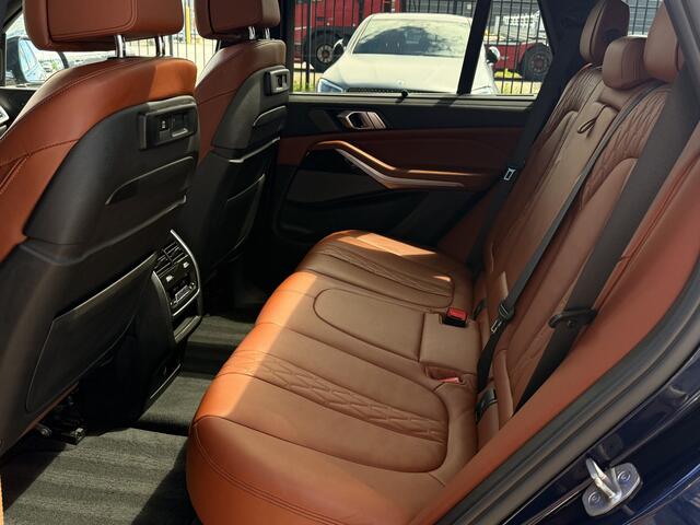 BMW X5 xDrive45e M-Sport Individual | ACC | H/K | Skylounge | Stoelverwarming \ verkoeling | Stuurverwarming | HUD | Luchtvering | Massage | Soft close | Laser | 22' Velgen | Afn. Trekhaak |