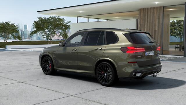 BMW X5 xDrive50e M Sport Automaat / Panoramadak Sky Lounge / Trekhaak / Bowers & Wilkins / Comfortstoelen / Parking Assistant Professional / Soft-Close
