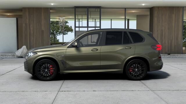 BMW X5 xDrive50e M Sport Automaat / Panoramadak Sky Lounge / Trekhaak / Bowers & Wilkins / Comfortstoelen / Parking Assistant Professional / Soft-Close