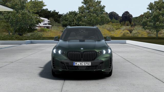 BMW X5 xDrive50e M Sport Automaat / Panoramadak Sky Lounge / Trekhaak / Bowers & Wilkins / Parking Assistant Professional / Massagefunctie / Soft-Close