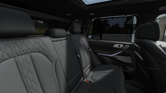 BMW X5 xDrive50e M Sport Automaat / Panoramadak Sky Lounge / Trekhaak / Bowers & Wilkins / Parking Assistant Professional / Massagefunctie / Soft-Close