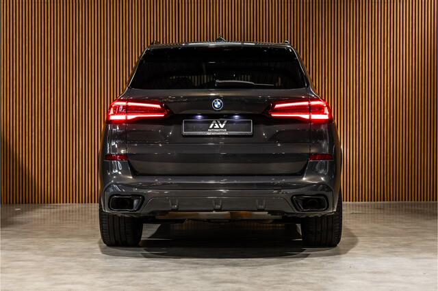 BMW X5 xDrive45e M-Sport | Panorama | Laser | Trekhaak | BTW | 360 Camera | HUD | ACC | Achterasbesturing | Memory seats | Carbon | Dodehoek detector | Dealer onderhouden