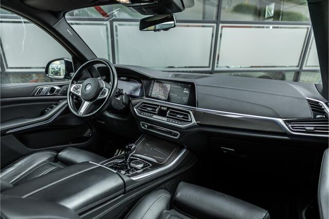 BMW X5 xDrive45e M-Sport | Panorama | Laser | Trekhaak | BTW | 360 Camera | HUD | ACC | Achterasbesturing | Memory seats | Carbon | Dodehoek detector | Dealer onderhouden