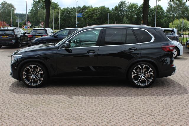 BMW X5 xDrive45e High Executive / Trekhaak / 360Camera / Head-up / Leder / Luchtvering / 21'' / CarPlay / Stuurverwarming / Stoelverwarming 4x / Dodehoek / DAB / ACC