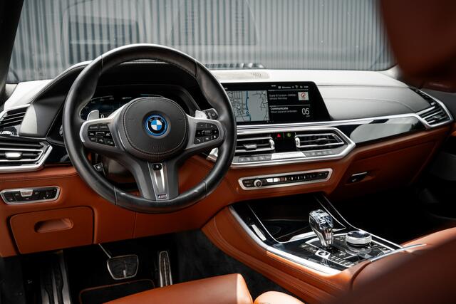 BMW X5 xDrive 45e High Executive | M sport | Panoramadak | 22" LMV | Laserlight | Memory Seats | Harman Kardon | Camera | Carplay | Cognac Leder