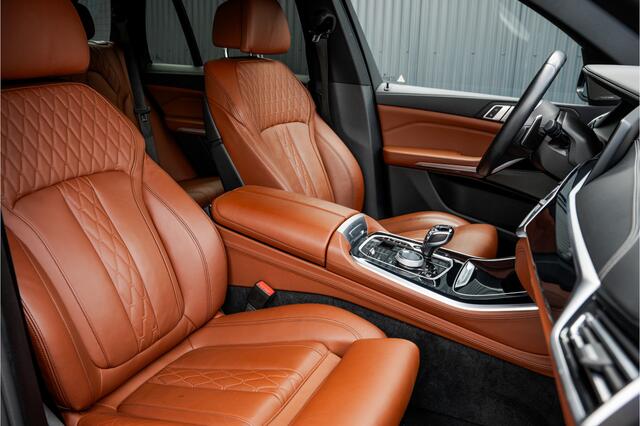 BMW X5 xDrive 45e High Executive | M sport | Panoramadak | 22" LMV | Laserlight | Memory Seats | Harman Kardon | Camera | Carplay | Cognac Leder