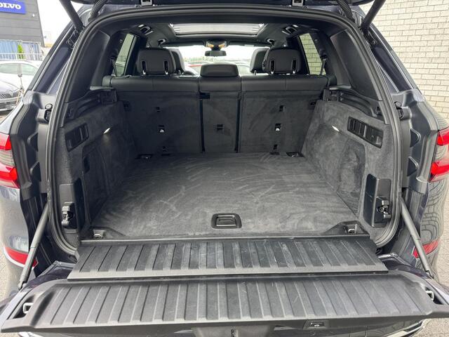 BMW X5 xDrive40i High Executive | Harman Kardon | Achterasbesturing | Panoramadak | Head-Up Display | Trekhaak | Voertuigvolgsysteem | M-sport |