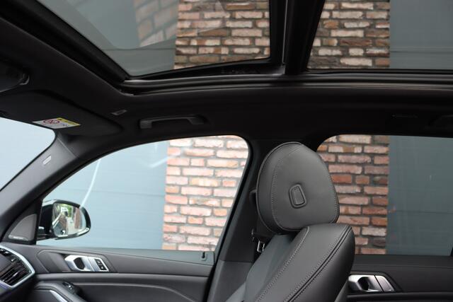 BMW X5 xDrive40d M-Sport High Executive | Panoramadak | ACC | Leder | Memory | Camera | Trekhaak | Harman/Kardon | 22'' inch | Sport-uitlaatsysteem M |