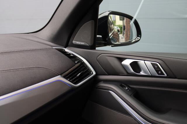 BMW X5 xDrive40d M-Sport High Executive | Panoramadak | ACC | Leder | Memory | Camera | Trekhaak | Harman/Kardon | 22'' inch | Sport-uitlaatsysteem M |