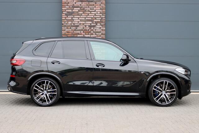 BMW X5 xDrive40d M-Sport High Executive | Panoramadak | ACC | Leder | Memory | Camera | Trekhaak | Harman/Kardon | 22'' inch | Sport-uitlaatsysteem M |