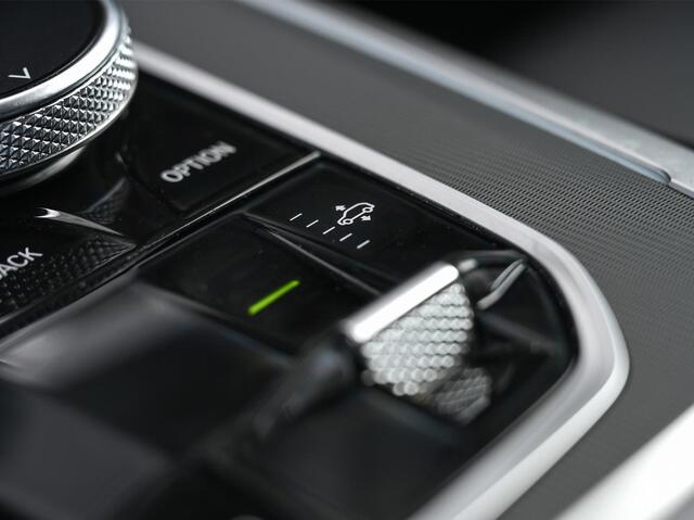 BMW X5 xDrive45e High Executive | M-Sport | Panoramadak | 360 Camera | Harman/Kardon | HUD | Active Cruise | Memory Seats | Luchtvering | Ambiance Interieur | Comfort Access |