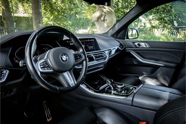 BMW X5 xDrive45e M Sport Full Black 21" Comfort Access Trekhaak