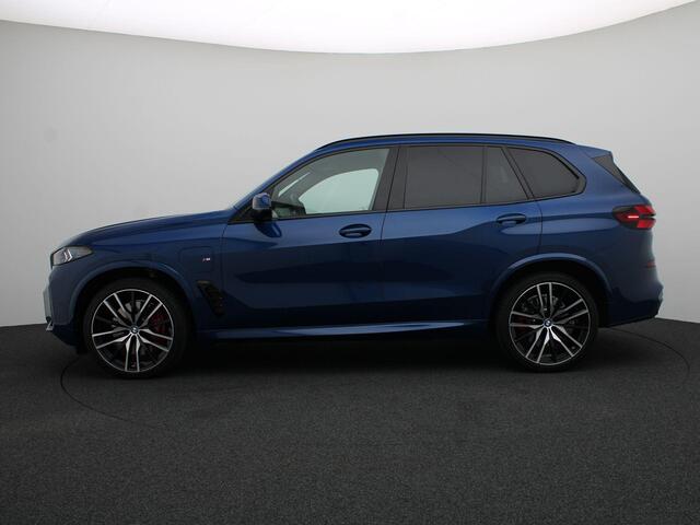 BMW X5 xDrive50e M Sportpakket Pro | Travel Pack | Innovation Pack | Comfort Plus Pack | Exclusive Pack | Trekhaak | Panoramadak | Driving Assistant Professional | Harman Kardon | 22''