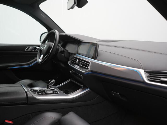 BMW X5 xDrive45e X Line PHEV 395pk Dealer O.H. | Luchtvering | Camera | Adaptief Onderstel | Lederen Sportstoelen Memory | Hifi Audio | Apple Carplay | Sfeerverlichting | Navigatie | DAB | Plug In Hybrid |