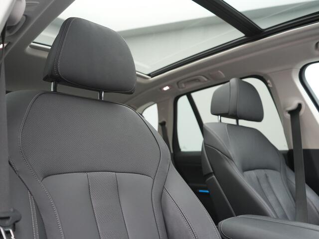 BMW X5 xDrive45e High Executive PHEV 395pk Dealer O.H. | Panodak | Luchtvering | 360 Camera | Adaptief Onderstel | Lederen Sportstoelen Memory & Verwarmd | Sfeerverlichting | Apple Carplay | Navigatie | DAB | Plug In Hybrid |