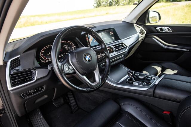 BMW X5 xDrive45e High Executive CARPLAY / CAMERA / DEALER ONDERHOUDEN / ZWART LEER / STOELVERWARMING / TREKHAAK