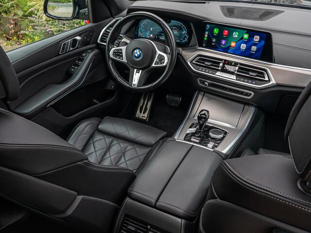 BMW X5 xDrive45e High Exe M-Sport PANO 360 CAMERA LASER HUD 21 INCH STOELVER EN KOEL BOMVOL!!