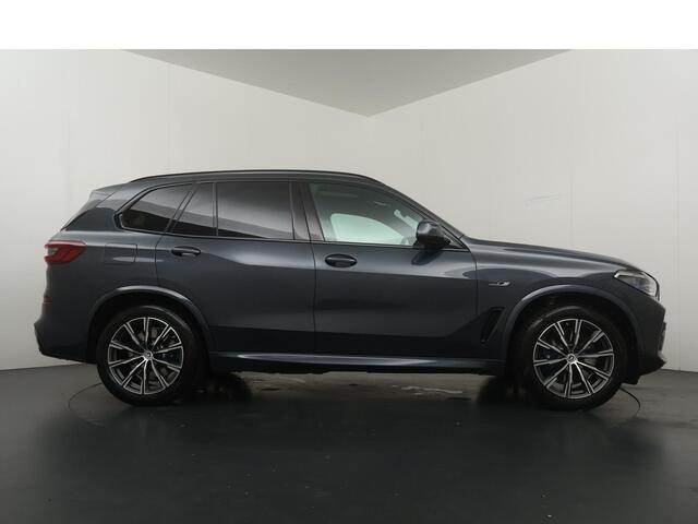 BMW X5 xDrive45e High Executive | SoH 92% | M Sportpakket | Glazen panoramadak | Driving Assistant Professional | BMW Laserlight | HIFI System Harman Kardon | BMW Head-Up Display