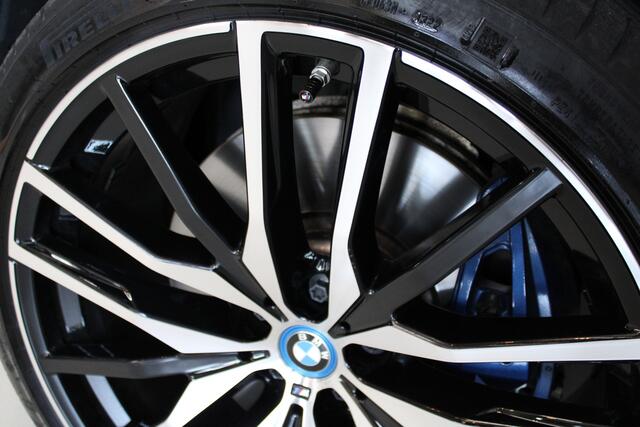 BMW X5 xDrive45e High Executive | 360 Camera | Pano | Comfortstoelen | Trekhaak | Verwarmd Stuurwiel