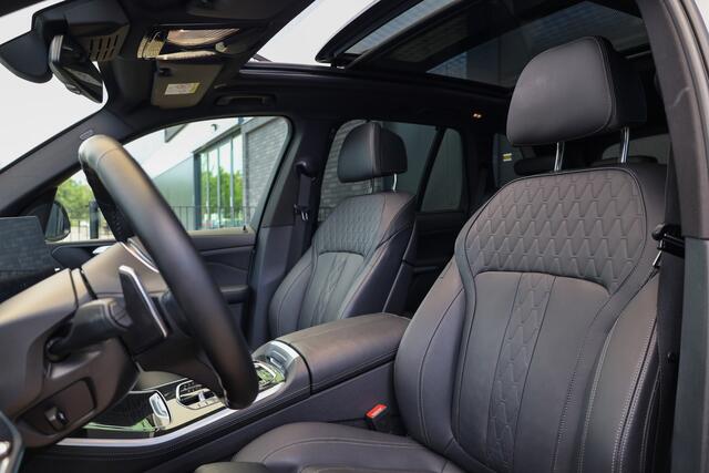 BMW X5 xDrive50e | BTW | SKYLOUNGE | 22 INCH | COMFORTSTOELEN | H/K | ACC | HUD |