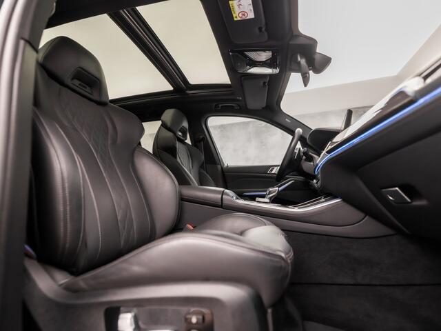 BMW X5 xDrive45e M Sport High Executive 394Pk Automaat (PANORAMADAK, SCHAALSTOELEN, LASER KOPLAMPEN, LUCHTVERING, COMFORT ZETELS, HEAD-UP DISPLAY, STOELVENTILATIE, CARBON PAKKET, CRYSTAL PAKKET, HARMAN/KARDON, NIEUWSTAAT)