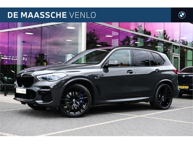 BMW X5 xDrive45e M Sport Automaat / Panoramadak Sky Lounge / Trekhaak / Laserlight / TV-Functie Plus / Comfortstoelen / Active Steering / 22"LM-velgen
