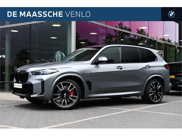 BMW X5 xDrive50e M Sport Automaat / Panoramadak / Trekhaak / Comfortstoelen / Adaptieve LED / Soft-Close / Parking Assistant Professional / Active Steering