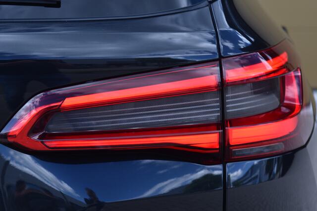 BMW X5 xDrive40i High Executive * M-Sport * Panoramadak * Soft close * Trekhaak * Stoelmassage * Comfortstoelen *
