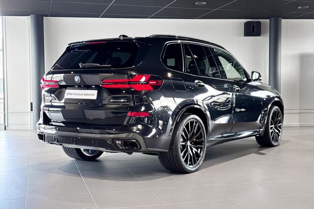 BMW X5 xDrive50e | M Sport Pro | Glazen Panoramadak | Bowers & Wilkins | Comfort Access | Iconic Glow | Trekhaak |