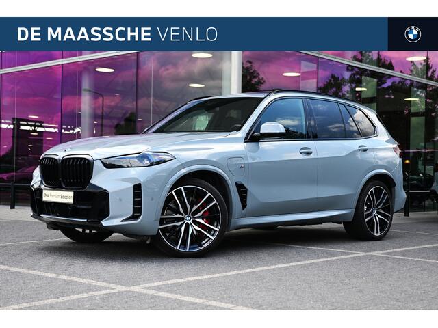 BMW X5 xDrive50e M Sport Automaat / Trekhaak / Panoramadak / Comfortstoelen / Comfort Access / Soft-Close / Harman Kardon / Parking Assistant Professional