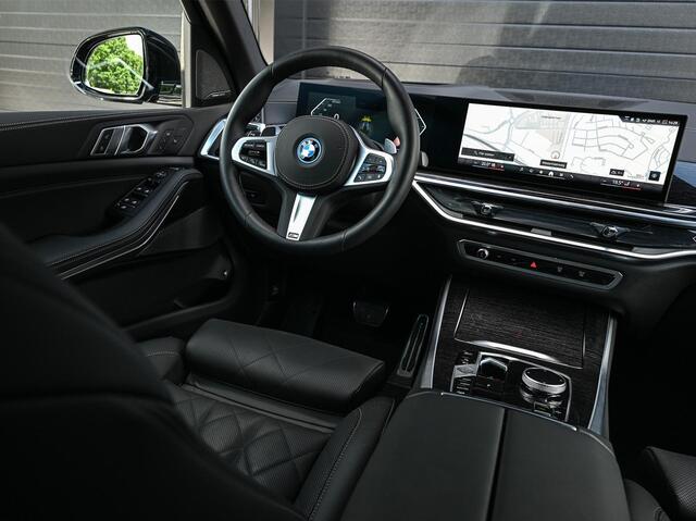 BMW X5 xDrive50e | M-Sport Pro | Panoramadak | Active Cruise | 360 Camera | Iconic Glow | Harman/Kardon | Memory Seats | Head-Up | Luchtvering | Ambiance Interieur | Trekhaak |