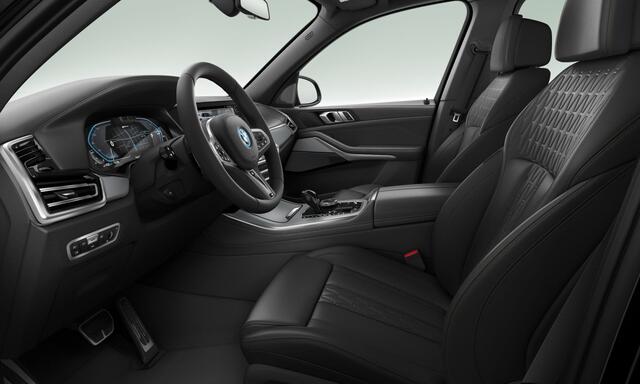 BMW X5 xDrive45e M-Sport - Skylounge - Active Steering - Trekhaak - Nappa Comfortzetels
