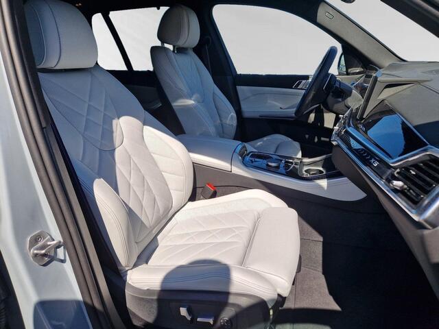 BMW X5 xDrive50e M-Sport Pro | 2026! | Panorama | 22" | Harman Kardon | Trekhaak | Soft Close | Driving Assistant Professional |
