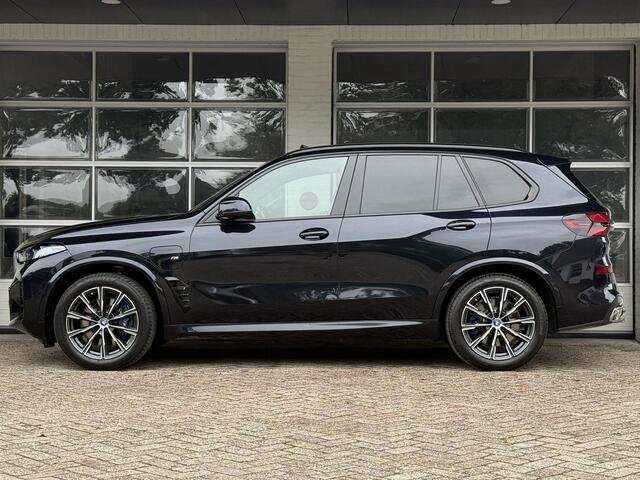 BMW X5 xDrive50e M SPORT | PANORAMA | HARMAN KARDON | DRIVING ASS. PROFF | TREKHAAK | COMFORT STOELEN |