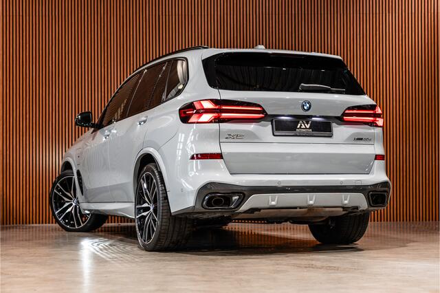 BMW X5 xDrive50e Launch Edition | M-Sport zetels | Panorama | 360 Camera | HUD | H&K | Stoelventilatie | ACC | 22'' Velgen | Elek trekhaak | BTW Auto | Dealer onderhouden