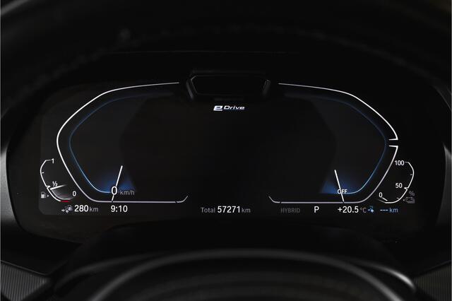 BMW X5 xDrive45e High Executive | S/K-Panodak | Dig. Cockpit | Adapt. Cruise | Stoel-+ Achterbankverw. | PDC | 360 Camera | NAV + App. Connect | ECC | Elek. Klep | Elek. Trekhaak | LM 20" |