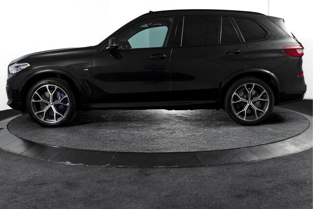 BMW X5 xDrive45e High Executive | S/K-Panodak | Dig. Cockpit | Adapt. Cruise | Stoel-+ Achterbankverw. | PDC | 360 Camera | NAV + App. Connect | ECC | Elek. Klep | Elek. Trekhaak | LM 20" |