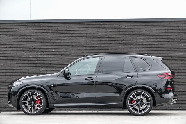 BMW X5 xDrive50e 490Pk X-Drive | M-Sport Pro | Shadowline | Luchtvering | Panoramadak | 360° Camera | Harman-Kardon | Head Up Display | Trekhaak | 22''