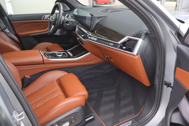 BMW X5 xDrive50e NL- Auto!! Bow&Wil I M-Sport Stoel + Verkoel/Verwarmd