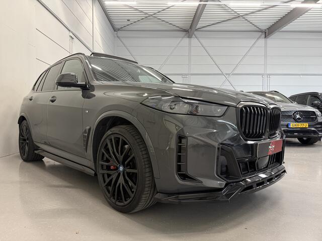 BMW X5 xDrive50e M-Sport DRAVITGRAU/PANO/22"/M-SPORTSTOELEN/SKY-LOUNGE/MASSAGE+VENTILATIE/H&K/22"BLACK/ICONIC-GLOW/360CAMERA/STANDKACHEL/DONKERE-HEMEL/M-SPORT PRO PAKKET/SHADOW-LINE/BODYKIT/VOLLEDIG BMW DEALER HISTOR