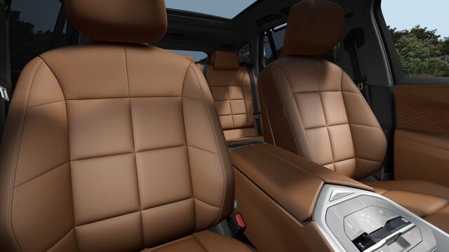 BMW X5 40 xDrive M Sport Automaat / Panoramadak / Trekhaak / Bowers & Wilkins / 3D Head-Up / Multifunctionele stoelen / Parking Assistant Professional /