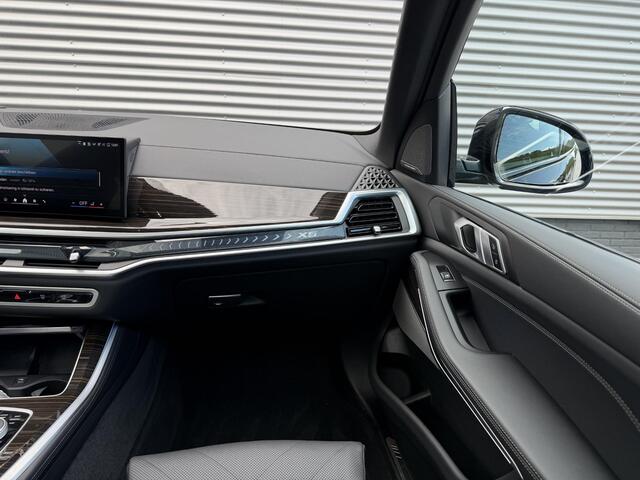 BMW X5 xDrive50e Launch Edition