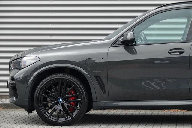 BMW X5 xDrive45e High Executive | M-Sport | Panodak | Achteras Besturing | Laser | HUD |