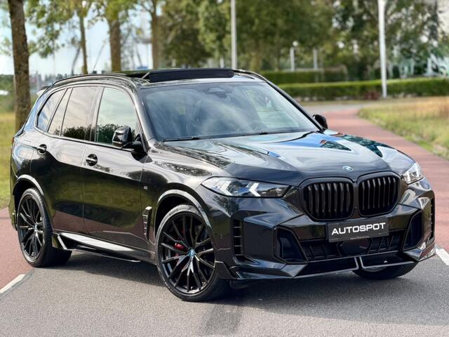 BMW X5 50e xDrive M-Sport 489 PK PANO H&K HUD 360 TREKHAAK