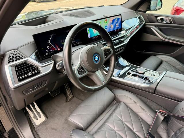 BMW X5 50e xDrive M-Sport 489 PK PANO H&K HUD 360 TREKHAAK