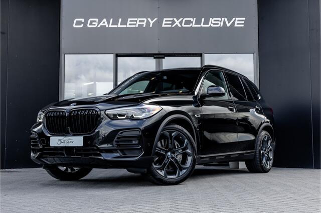 BMW X5 xDrive45e Executive - Panorama | Luchtvering | ACC | Keyless